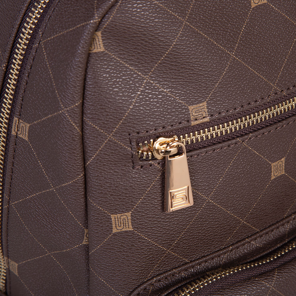 Mochila Louis Vuitton branca com monograma da marca